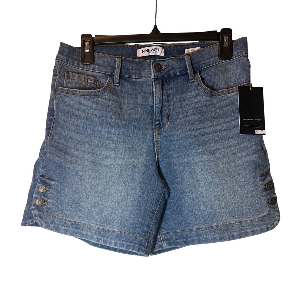 Nine West NWT Gramercy Dolphin Hem Denim Shorts - Size 4